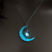 Load image into Gallery viewer, Moon Glowing Necklace
