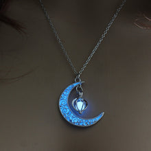 Load image into Gallery viewer, Moon Glowing Necklace
